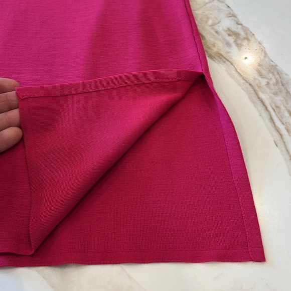 NWOT lot of 2 Misook sleeveless sweaters in red and pink - Picture 4 of 6